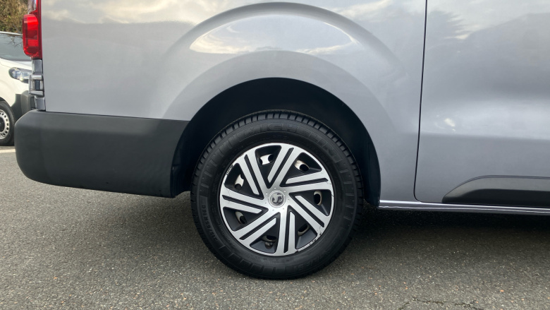 Vauxhall Vivaro L2 Diesel 3100 2.0d 145PS Dynamic H1 Van Auto